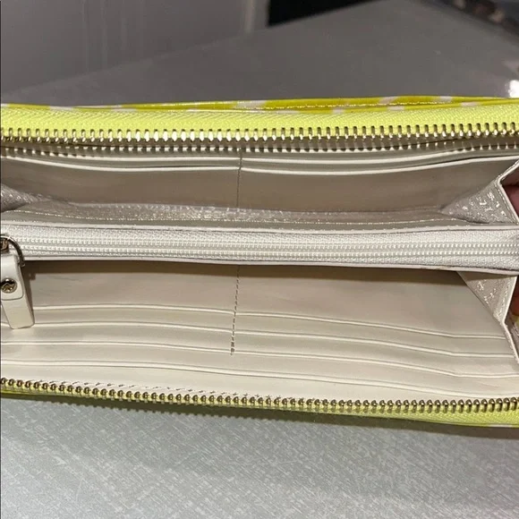 EUC ♠️ Kate Spade Lime Print Zip Wallet Zip Interior Coin Pocket & 12 Card Slots - Picture 12 of 17